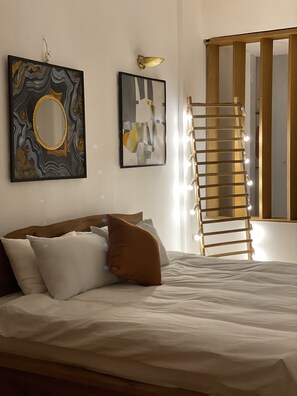 Desk, iron/ironing board, free WiFi - Rustic House Homestay (Hanoi)