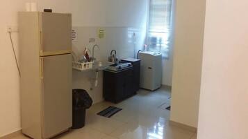Rumah Keluarga, 5 kamar tidur, Bebas Asap Rokok | Dapur kecil pribadi | Lemari es, kompor, ketel listrik, dan peralatan masak/sendok-piring