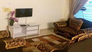 Perhetalo, 5 makuuhuonetta, tupakointi kielletty | Olohuone | Taulutelevisio