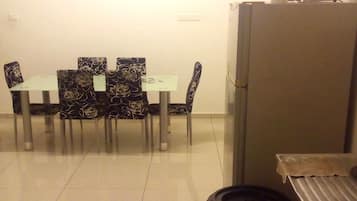 Rumah Keluarga, 5 kamar tidur, Bebas Asap Rokok | Area keluarga | TV layar datar