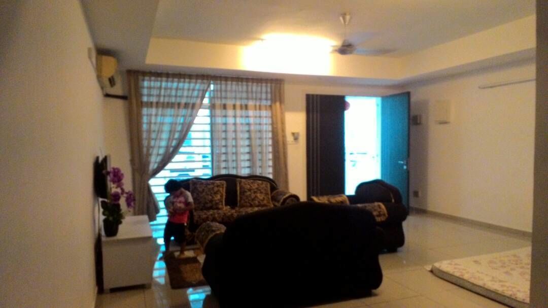 Family House, 5 Bedrooms, Non Smoking | Living room | Flat-screen TV