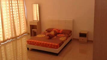 5 bedrooms, iron/ironing board