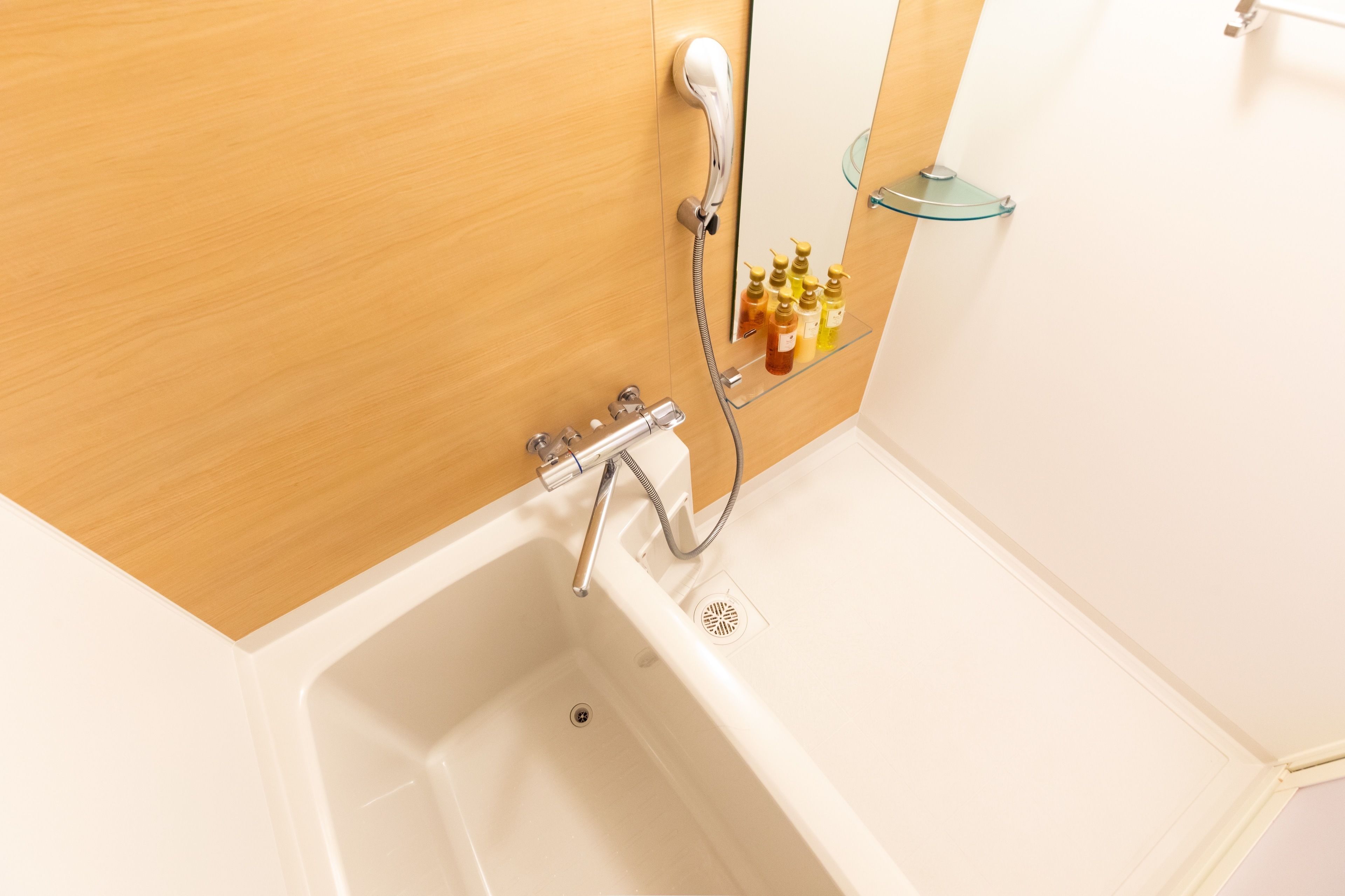 Double Room | Bathroom | Separate tub and shower, deep soaking tub, free toiletries, hair dryer