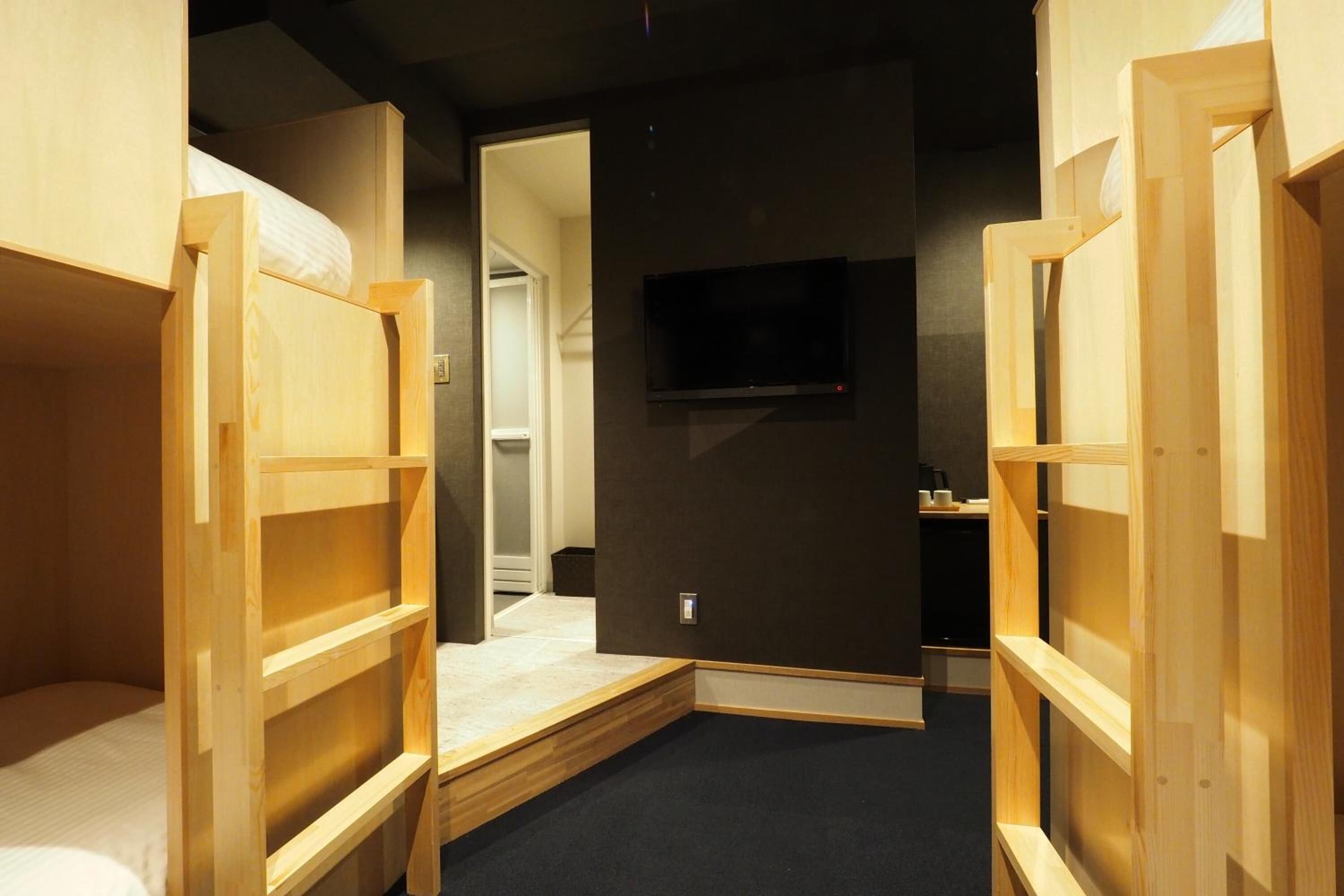 soundproofing, free wifi, bed sheets