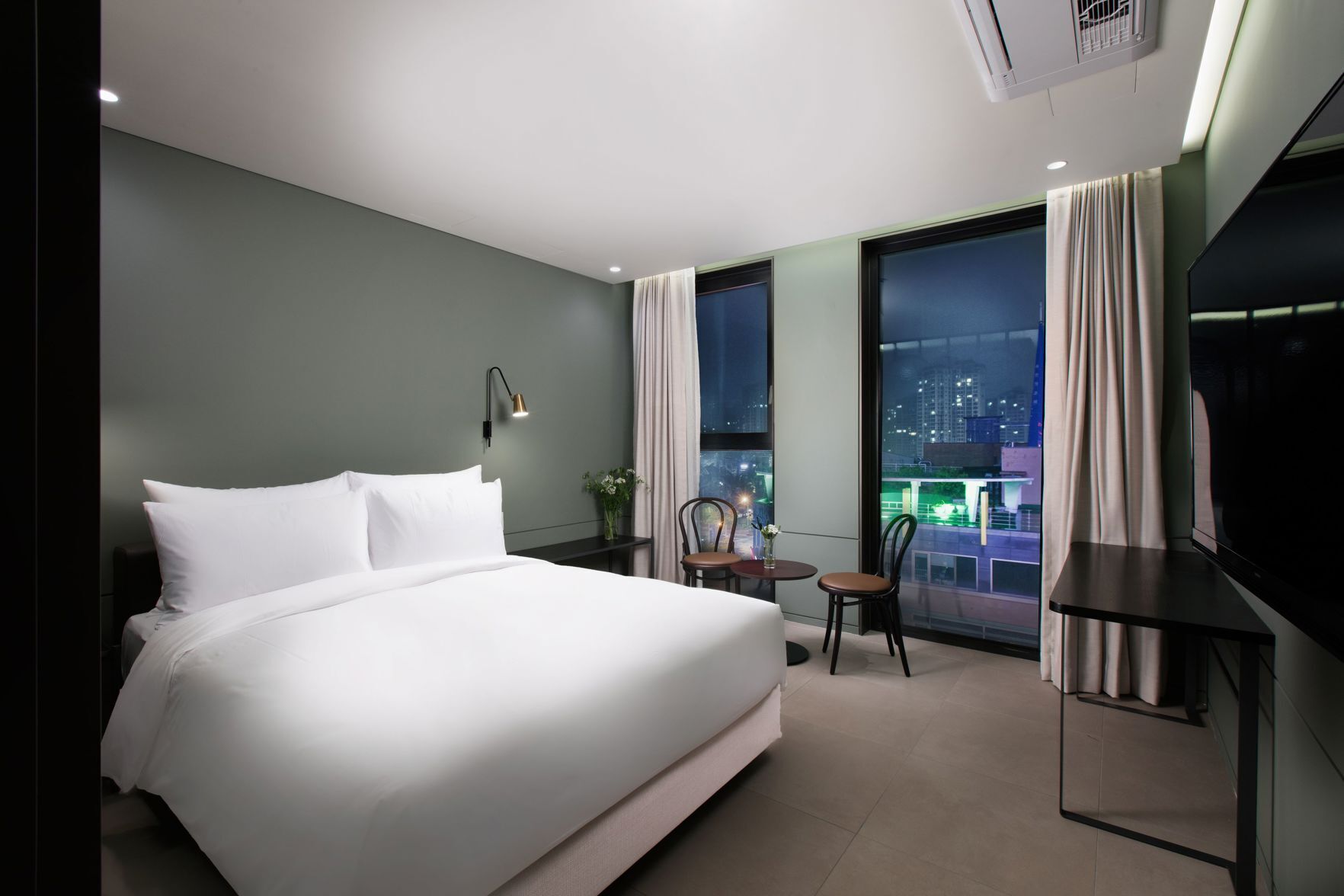 1 bedroom, in-room safe, desk, soundproofing
