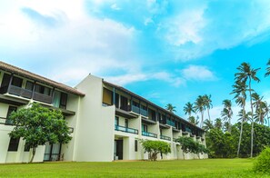 Garden -  Grand Beach (Wadduwa)