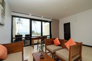 Deluxe Room, Ocean View | 1 bedroom, premium bedding, minibar, in-room safe -  Grand Beach (Wadduwa)