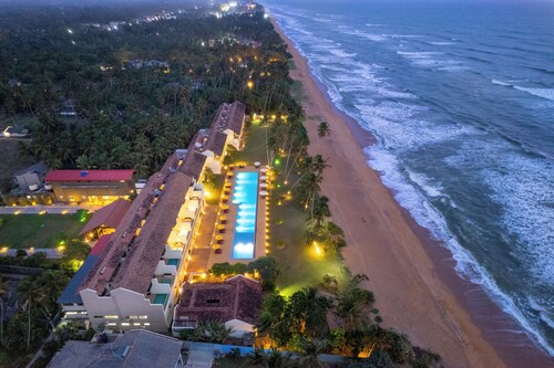 Grand Beach Hotel Wadduwa