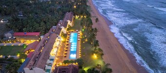 Grand Beach Hotel Wadduwa