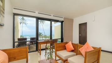 Suite Presidenziale, piscina privata | 1 camera, biancheria da letto di alta qualità, minibar