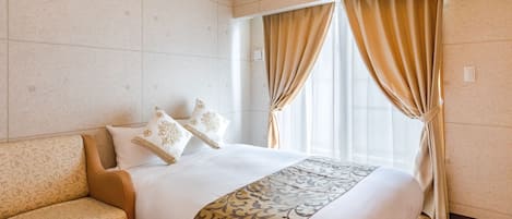 Basic Double Room | Desk, blackout drapes, free WiFi, bed sheets