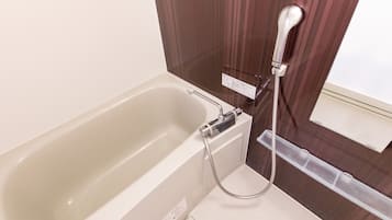 Basic Double Room | Bathroom