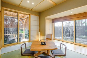 In-room safe, free WiFi, bed sheets - Asahiya (Himi)