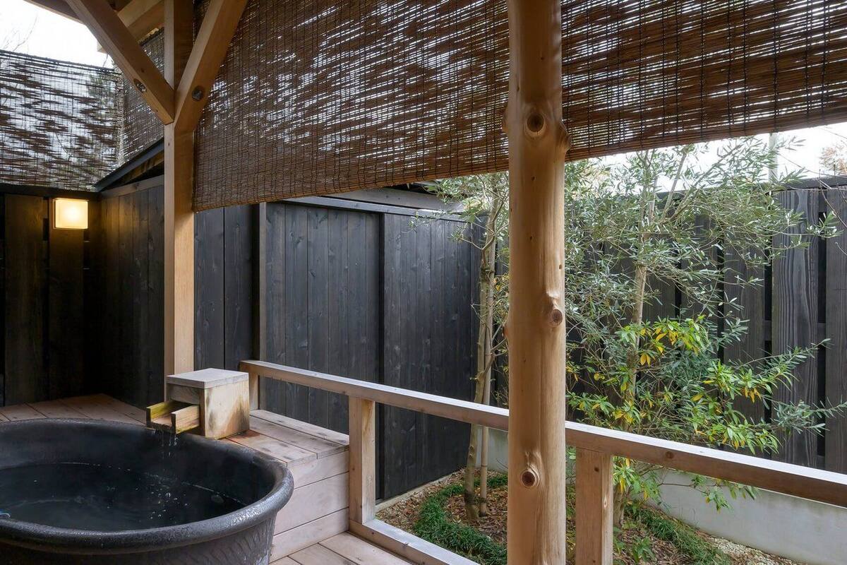 Bồn tắm spa ngoài trời