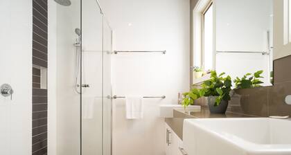 BOUTIQUE STAYS - Mentone Abode