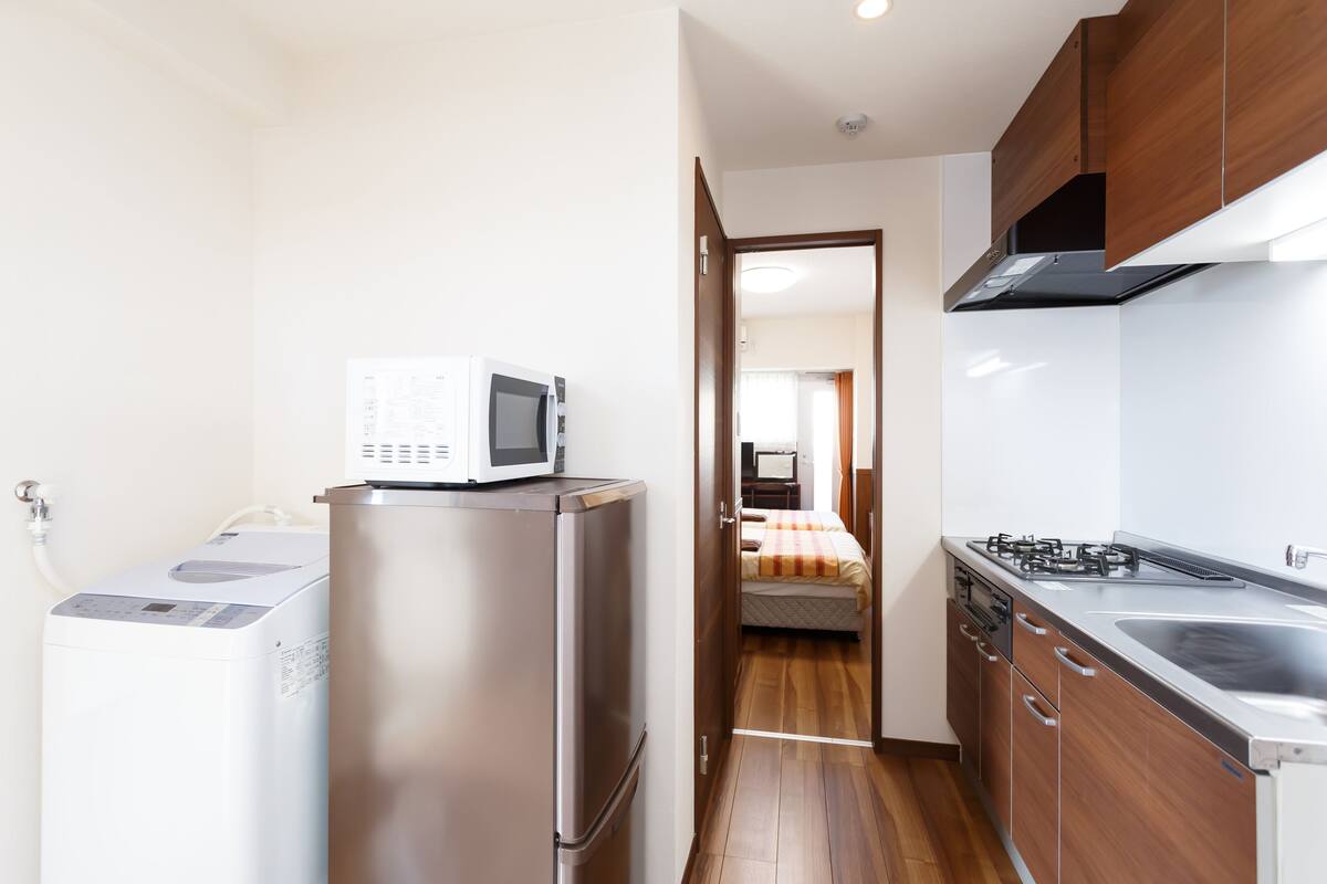 corner twin room | private kitchen | fridge, microwave, electric kettle