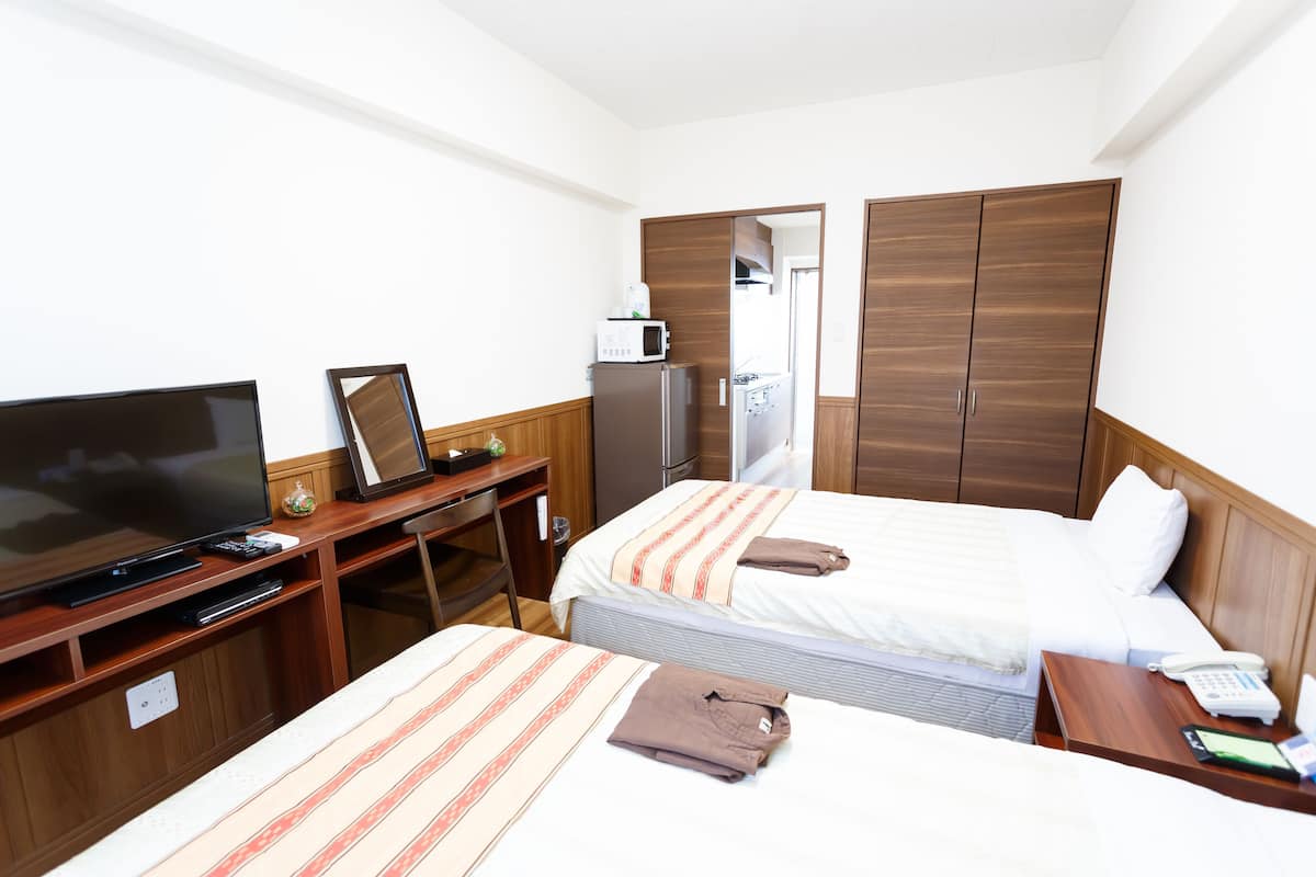 twin room | desk, free wifi