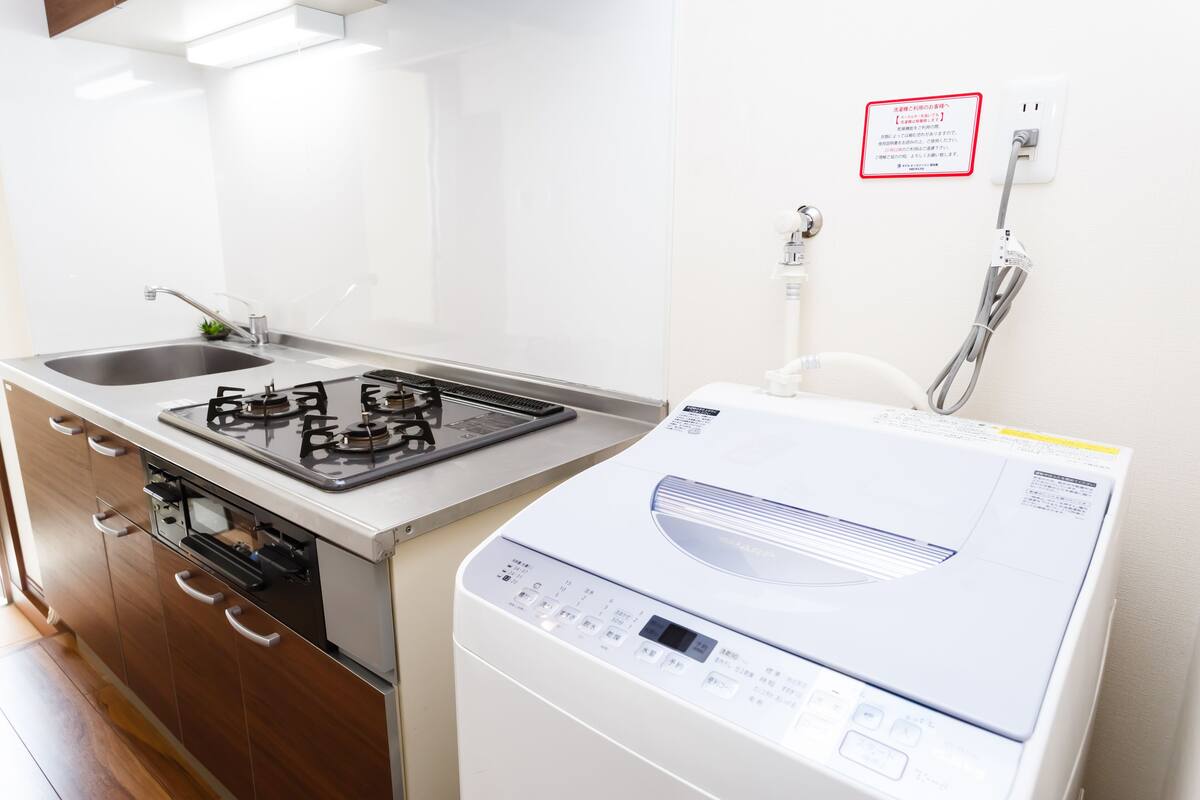 single room | living area | flat-screen tv, dvd player