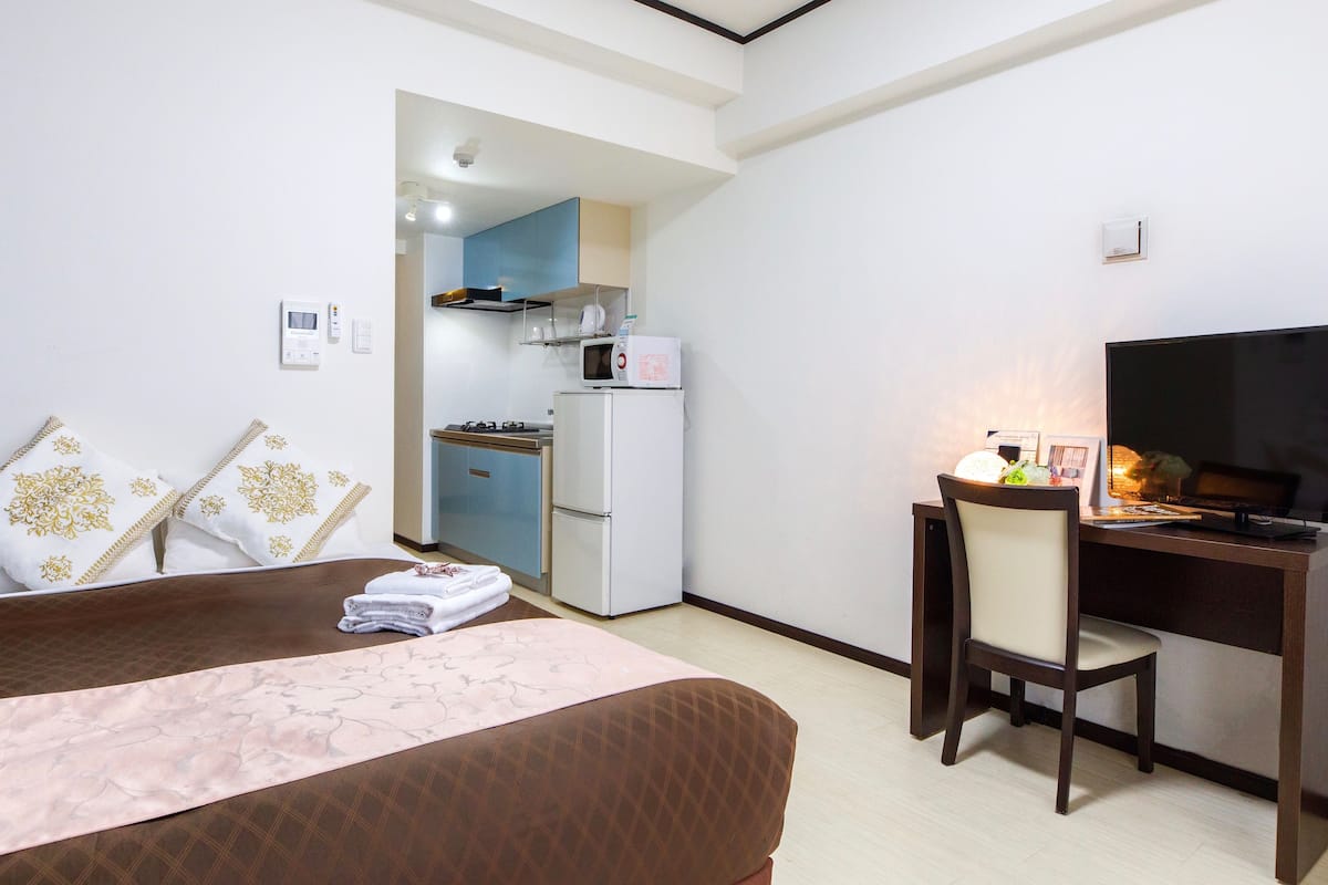 Standard Double Room | Laptop workspace, free WiFi