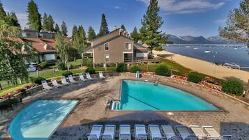 2 outdoor pools
