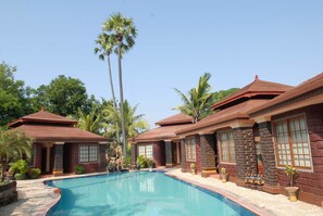 Udendørs pool