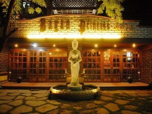 Khuôn viên nơi lưu trú