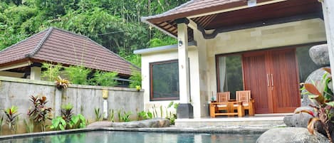 Vila Deluks, kolam renang pribadi | Fasilitas kamar