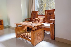 1 habitación, escritorio, wifi gratis y ropa de cama