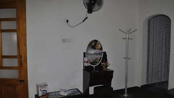 Deluxe Double Room | Desk, iron/ironing board, free WiFi