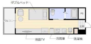 Distribución de una habitación de hotel con cama, televisor, refrigerador y un baño pequeño.