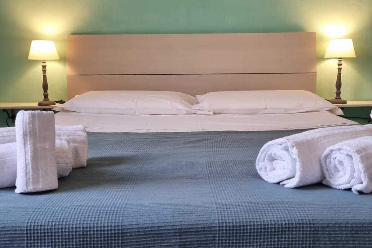 Double Room | Free WiFi, bed sheets