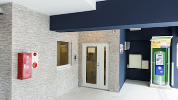 施設の入り口