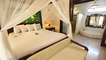 Jacuzzi Villa | 迷你吧、房內夾萬、書桌