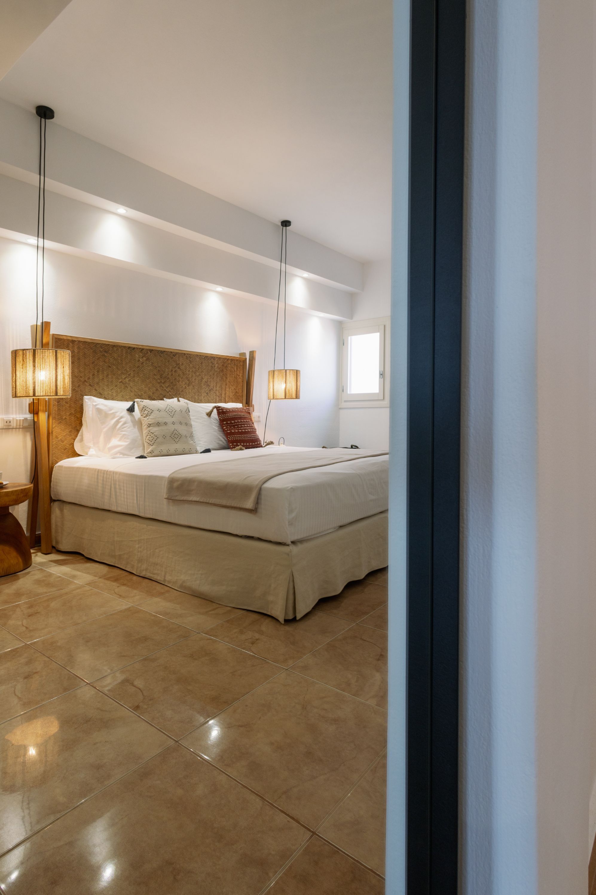 superior suite, 1 double bed, sea view | 1 bedroom, in-room safe, soundproofing, iron/ironing board