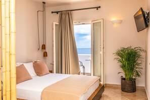 Panoramic Suite, Sea View | 1 bedroom, in-room safe, soundproofing, iron/ironing board - Ariadne Hotel (Naxos)