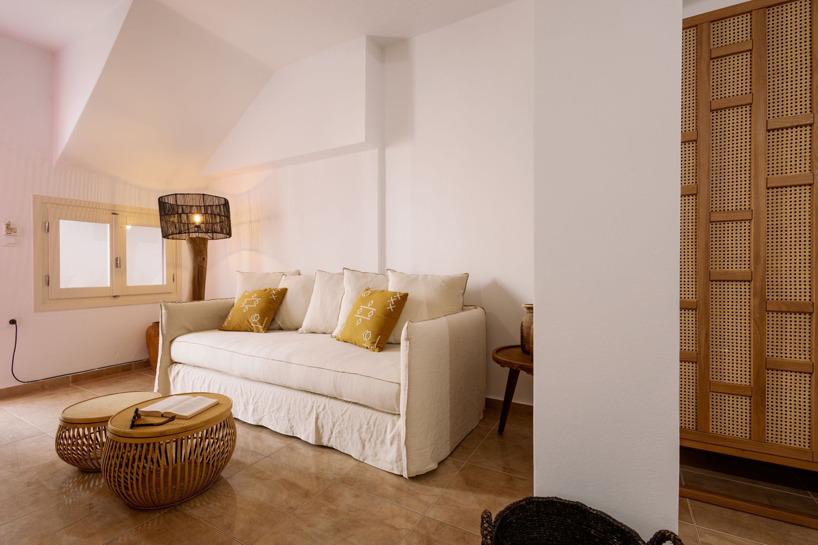 superior suite, 1 double bed, sea view | 1 bedroom, in-room safe, soundproofing, iron/ironing board