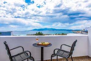 Panoramic Suite, Sea View | 1 bedroom, in-room safe, soundproofing, iron/ironing board - Ariadne Hotel (Naxos)