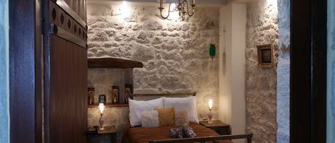 Maison Traditionnelle, 1 lit double et 1 canapé-lit, coin cuisine, vue jardin | Literie de qualité supérieure, décoration personnalisée