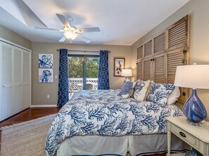 2 Schlafzimmer, laptopgeeigneter Arbeitsplatz, Bügeleisen/Bügelbrett