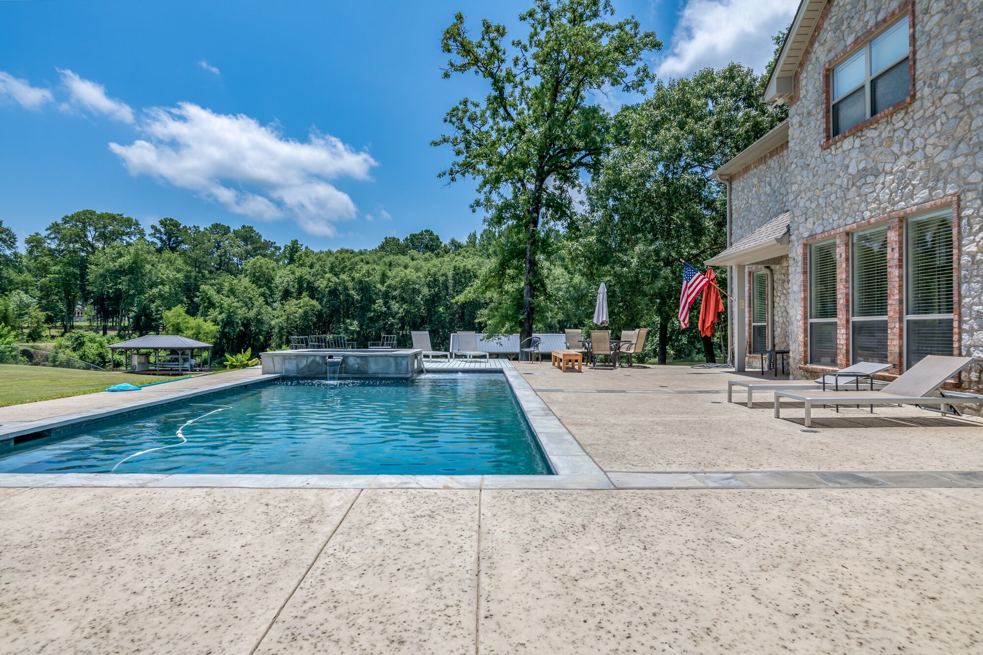Comfortable Family Retreat On Lake Palestine w/ Pool, Hot Tub, & Boat House