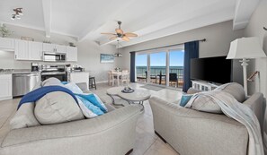 تلفزيون بشاشة مسطحة، مشغل دي في دي، تنس طاولة