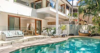 Beachcomber Blue - beachfront villa with pool