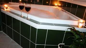 Ensemble douche/baignoire, baignoire Ă jets, sĂšche-cheveux