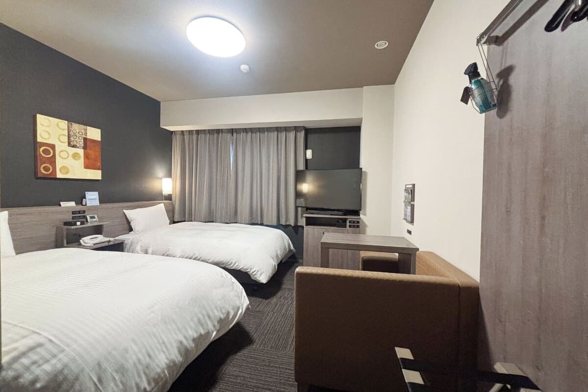 1 habitación, escritorio, wifi gratis y ropa de cama
