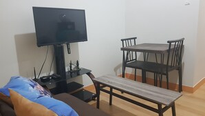 تناول الطعام داخل الغرفة