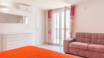 4 camere, ferro/asse da stiro, culla da viaggio, Wi-Fi gratuito