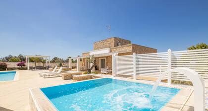 Malaspina Luxury Pool - Capilungo