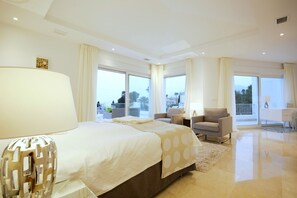 4 chambres, fer et planche à repasser, Wi-Fi gratuit, draps fournis