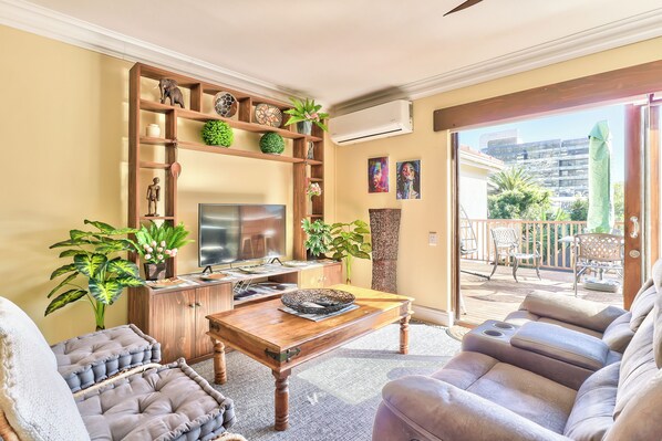 Free WiFi, bed sheets - Planet Africa (Cape Town)