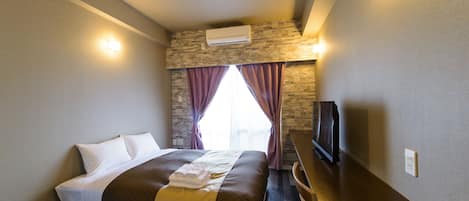 مساحة عمل للكمبيوتر المحمول وواي فاي مجانًا وملاءات أسرّة